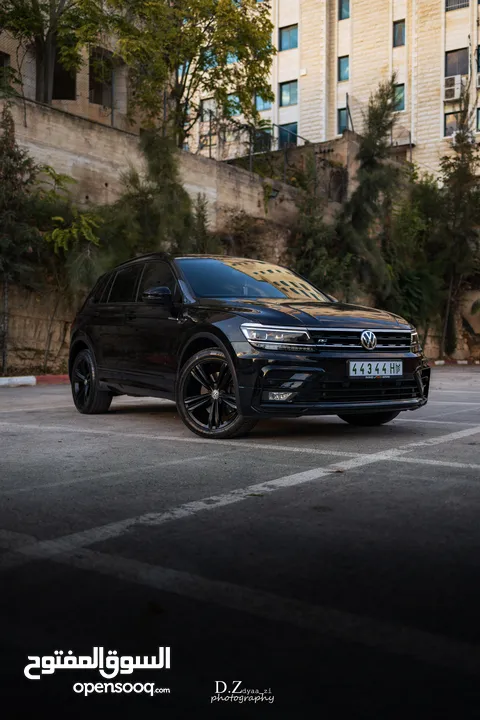 VW TIGUAN R_LINE  2000CC GASOLINE  4X4  امكانية البيع بدفعة اولى والباقي لغاية 4سنوات =48 شهر