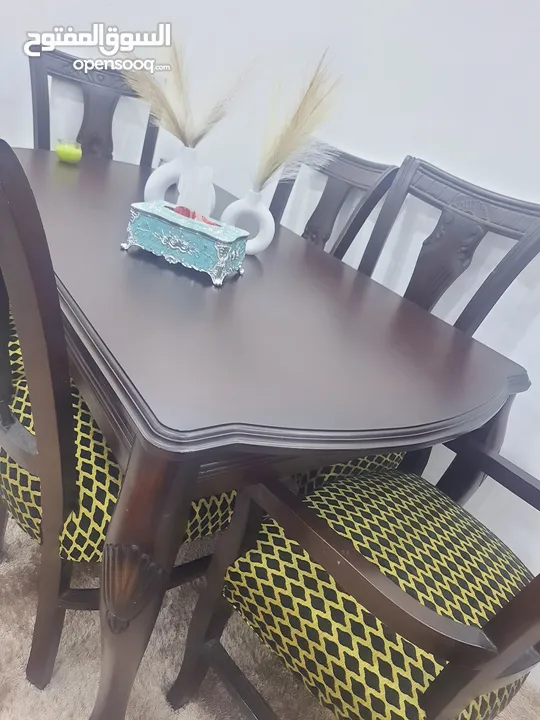 طاوله سفره خشب زان بالكامل 6 كراسي ضغط استعمال اشي بسيط جداً ..