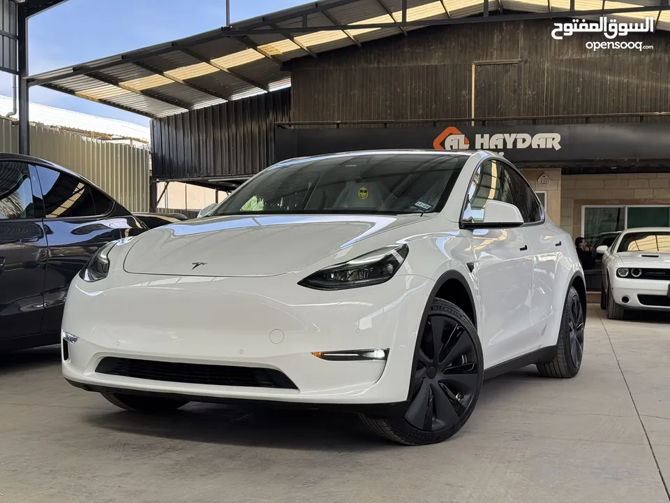 Tesla Model Y 2022 ( LONG RANGE DUAL MOTOR )  فحص الشريف  7 جيد  ، B+ اوتوسكور ايرباج مغلق غير مفتوح
