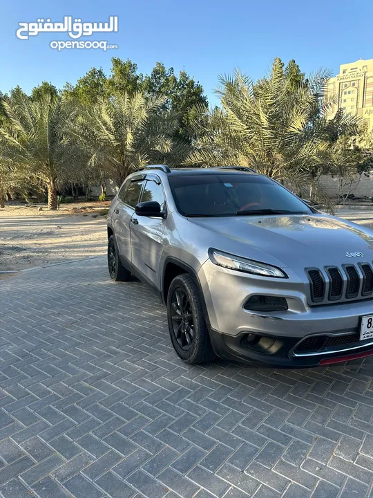 Jeep cherokee Limited 2018 جيب شيروكي لمتد فورويل  4x4