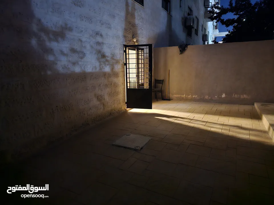 استوديوهات سوبر ديلوكس يومي او أسبوعي للإيجار في عمان السابع  يوجد تكيف مركزي و خدمة الواي فاي ومجهز
