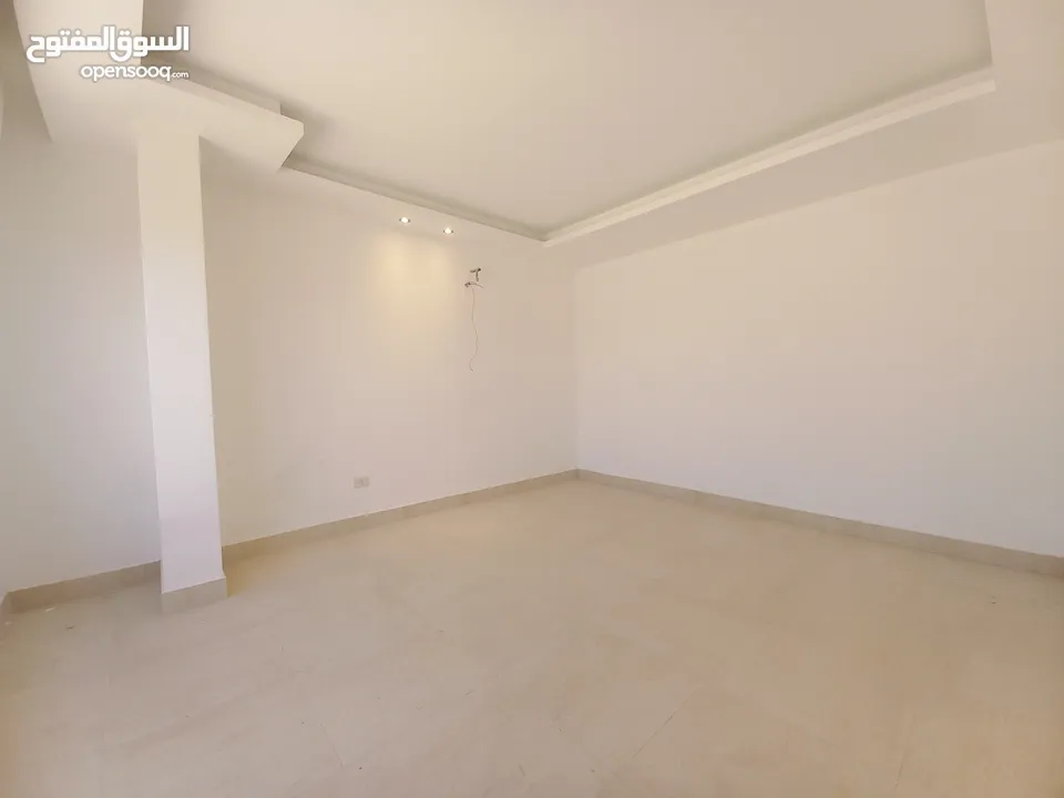 Unfurnished Apartment with Roof For Rent In Abdoun  ( Property 34122 )-174813184