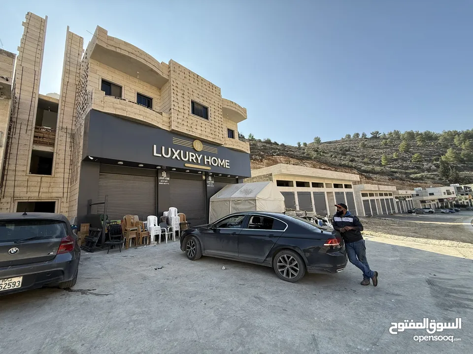 مخازن عدد 3 للايجار في منطقة واد القف - بيت كاحل - الخليل