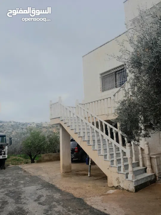 منزل على قطعة أرض 2 دونوم ، لمعرفة السعر الرجاء التواصل على الرقم في الوصف