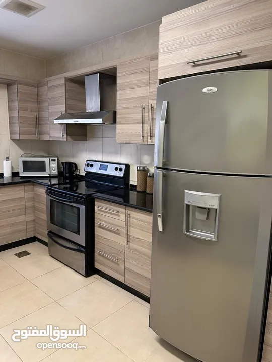 شقة مفروشة للإيجار  ( Property 42002 )-175064011
