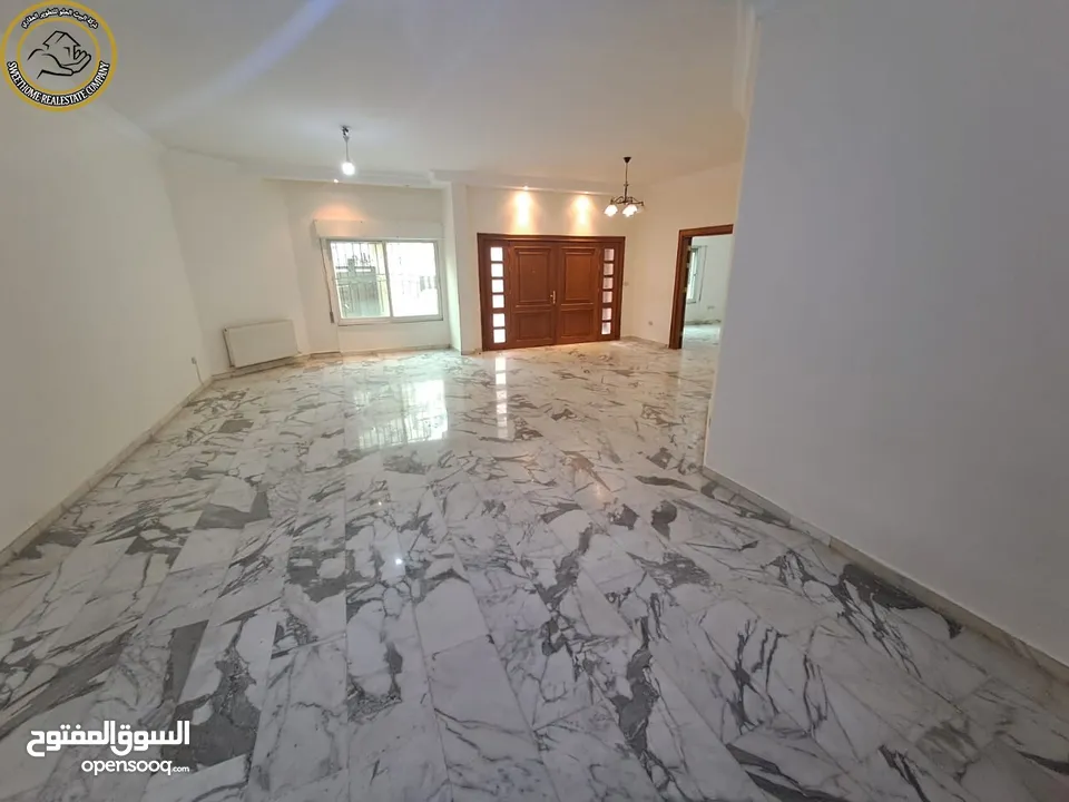 شقة أرضية مميزة للبيع في دير غبار  - قرب جونيا 300م مع حديقة وترسات 350م بسعر مغري