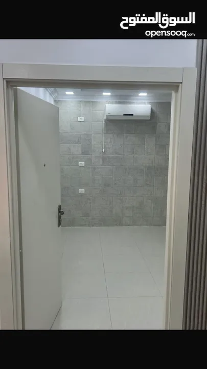 شقه للبيع وسط البلد مع مدخل مستقل