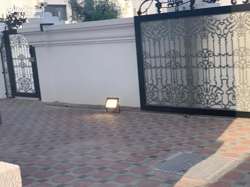 7 BHK new villa and big with elevator for rent located mawaleh 11