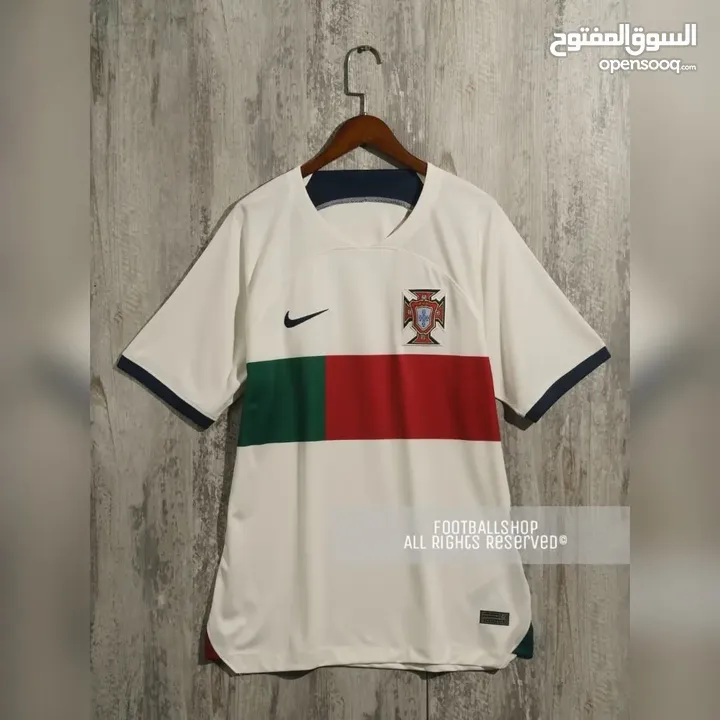 مجسمات ملاعب كرة قدم تيشرتات كرة قدم