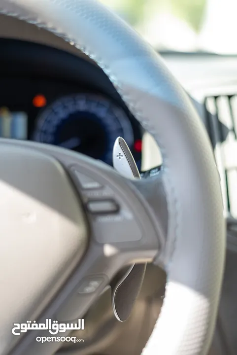 إنفينيتي G37 موديل 2012 - 4 جيد - سيارة رياضية مع محرك V6 3.7L