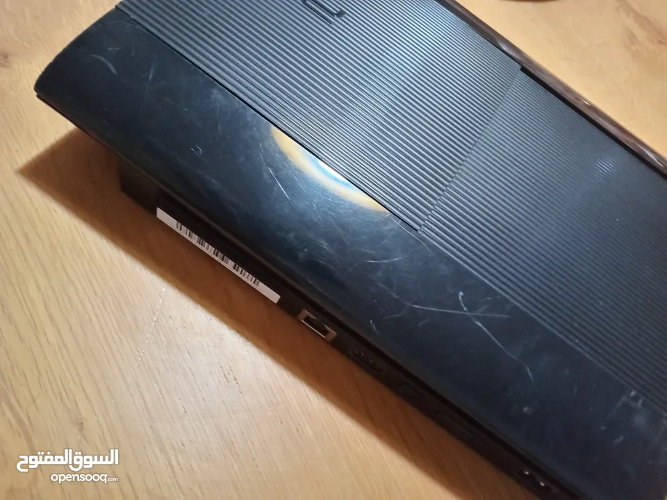 للبيع ps3 سوبر سليم مستعمل مع يد أصلية و شاحن لليد اصلي