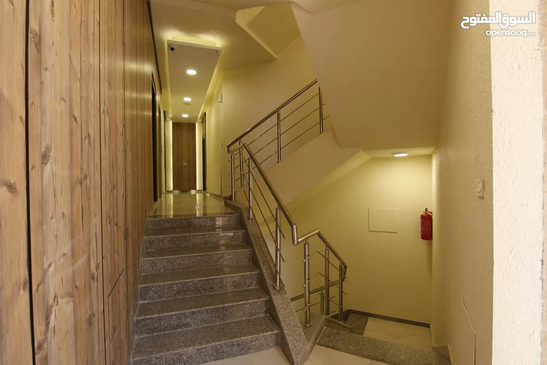شقة مميز مفروشة للايجار قرب البوابة الشمالية الجامعة الاردنية (مشروع 8)