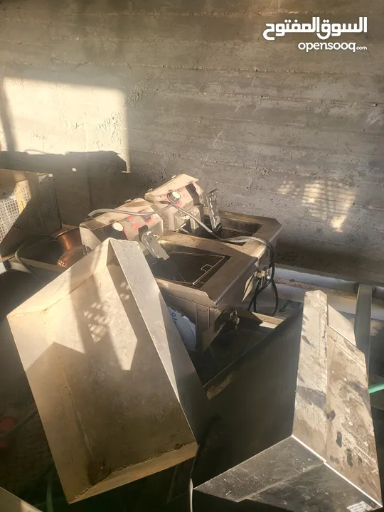 لكل لبفكر يبدا بمشروع جديد وحاب يترزق عندنا لحل مطعم متنقل سارعو في الاتصال على رقم مزودا بنضام صوت