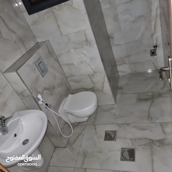 شقة سكنية للبيع مساحة 150 متر كوشان طابو سلطة ثلاث غرف نوم/ صالون وصالة منفصلين حمام عدد 3 برند
