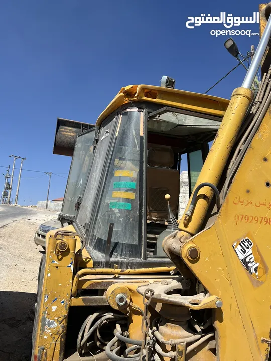 جرافه jcbللبيع بحاجه لماتور
