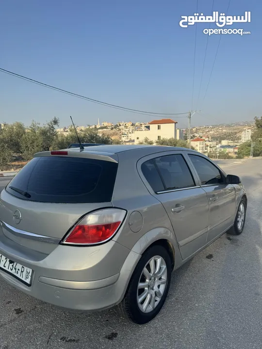 اوبل استرا موديل 2006