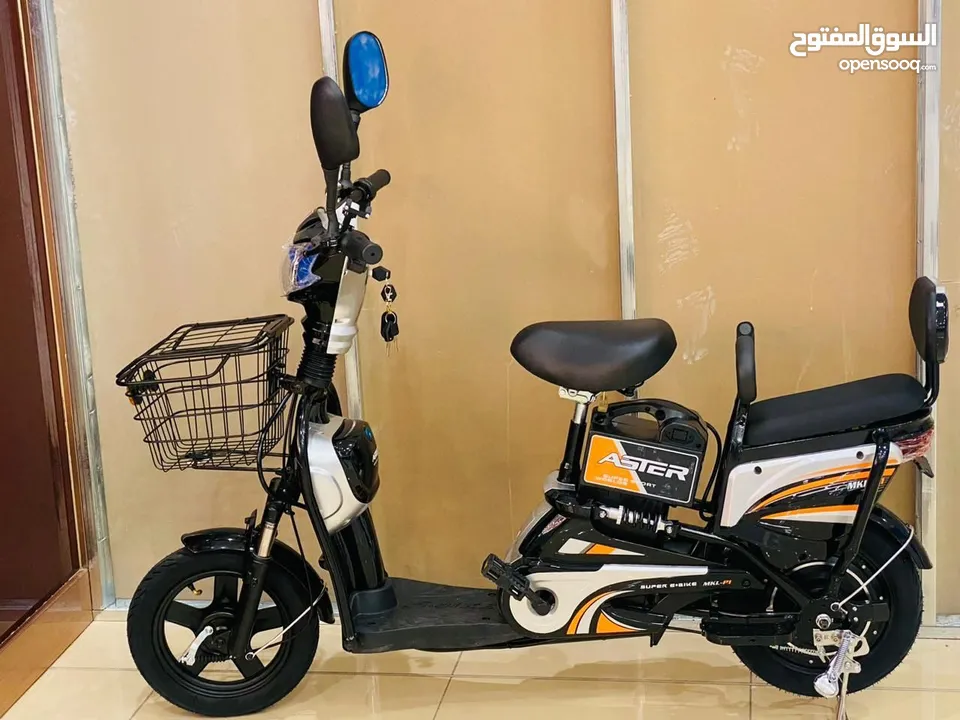 Electric delivery scooter