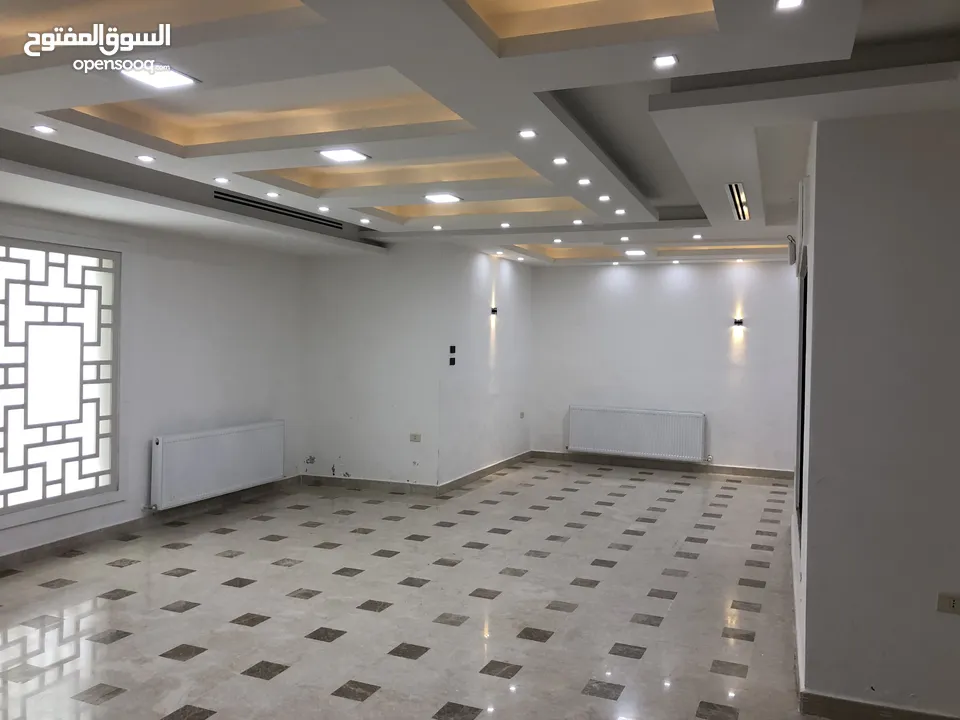 شقه شبه فيلا بمواصفات عالية في دابوق للبيع من المالك مباشرة وبسعر مغري