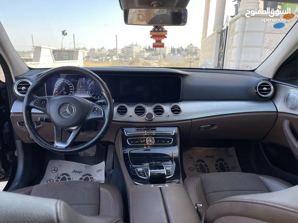 Mercedes-Benz/ E220 مرسيدس