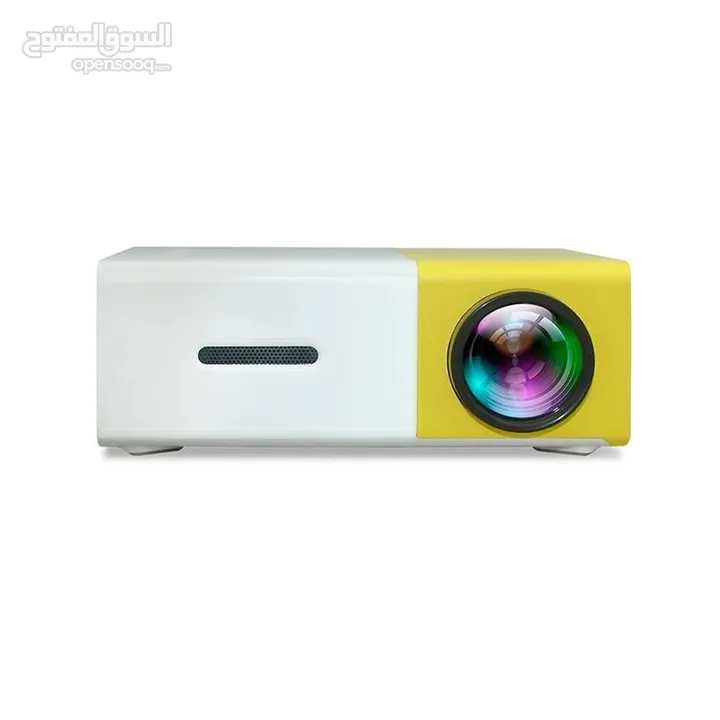 جهاز عرض سينمائي داتا شو  YG300  المميزات:    - جهاز عرض صغير  - قوية الانارة   - نوع الضوء الساقط