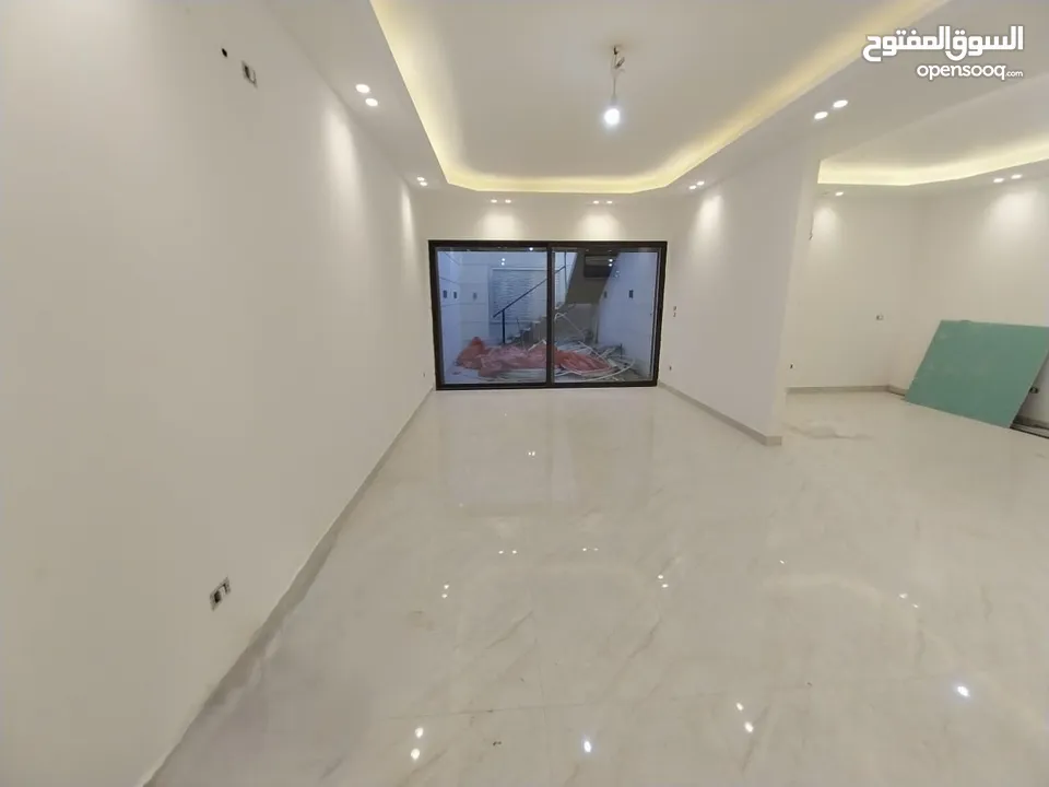 شقة غير مفروشة للبيع ( Property ID : 40112 )