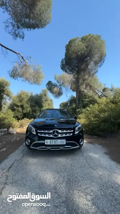 مارسيدس Mercedes Benz gla 200 2018 مع فتحة بانوراما