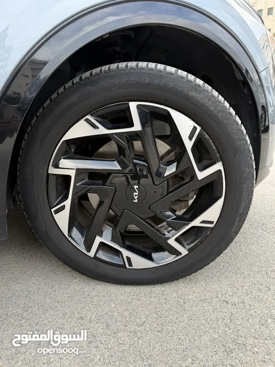 كيا سبورتاج GT Line ترخيص 2022 محرك 1600 هايبرد plug in/يقطع على الشحنه 65 كيلو متر  271 حصان