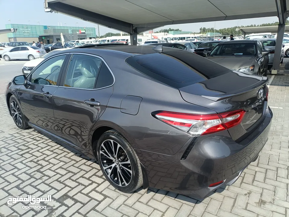 2020 Toyota camry se full option grey. import From USA..