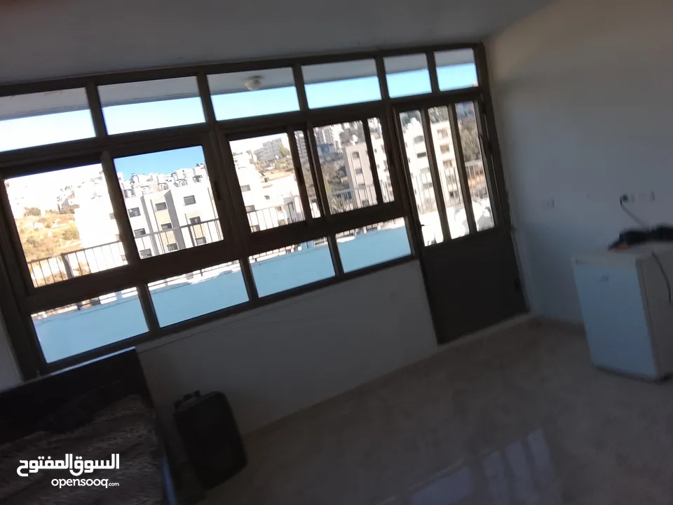 روف عباره عن استوديو