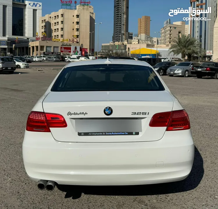 قمة في النظافة بي ام دبليو BMW 325I وكالة 2013 باب واحد داخليه تان بحالة الوكالة  ماشي 150 شرط الفحص