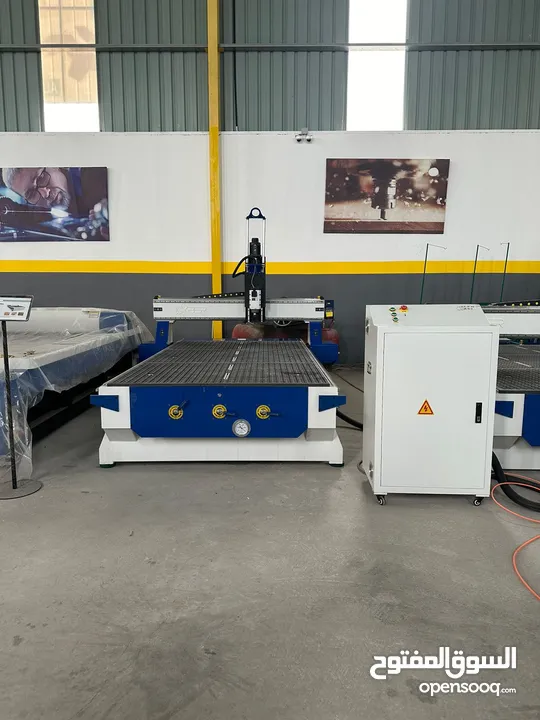 ماكينة راوتر للحفر والقص( CNC Router)