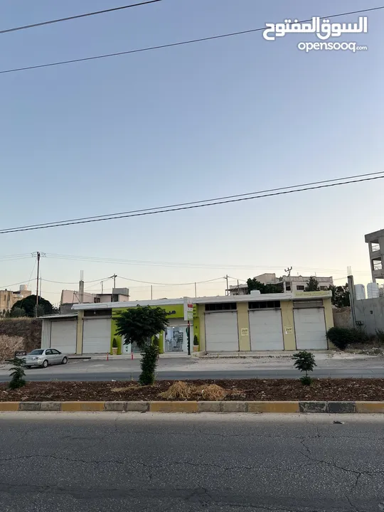 مخازن تجارية للبيع بعدد 7 مخازن