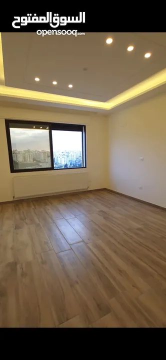 شقة مميزة طابق ثاني مساحة 206 م - طريق المطار - مقابل سوبر ماركت 911-سكن أ - شركة رمضان مميل للاسكان