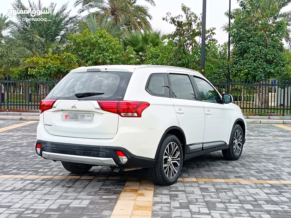 MITSUBISHI OUTLANDER 2.4L 2016 MID OPTION 4WD 7 SEATER SUV IN EXCELLENT CONDITION FOR SALE