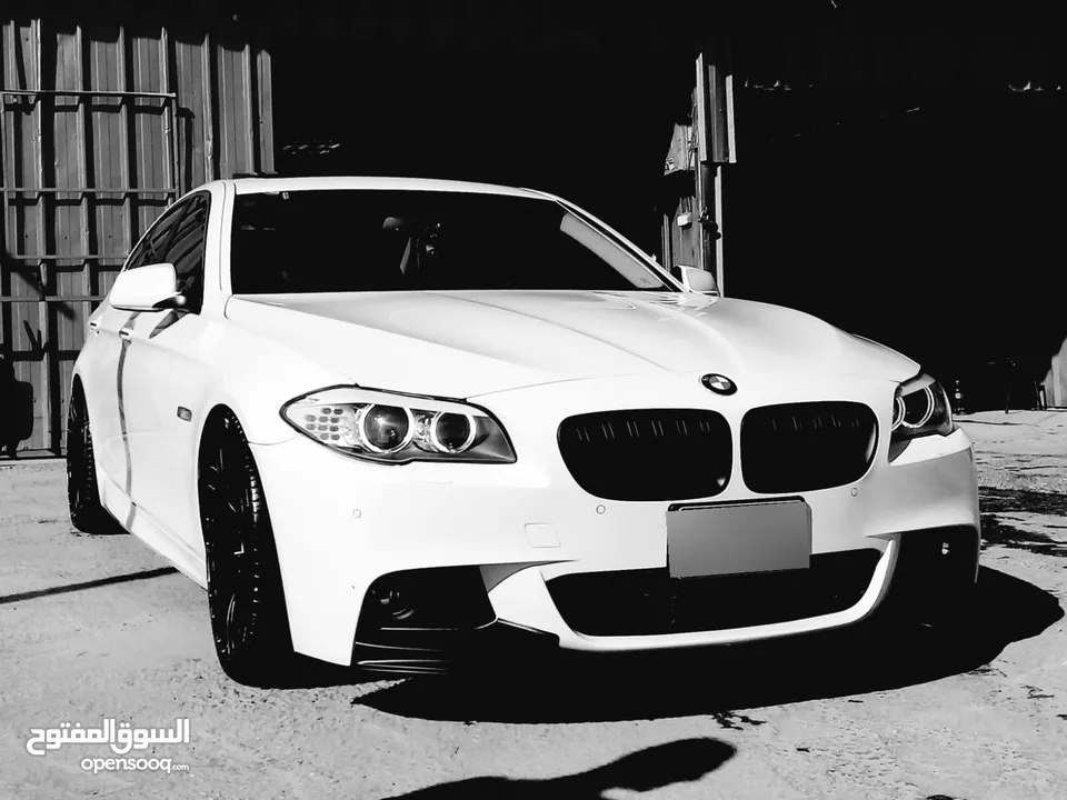 BMW 520 2012 فل الفل السياره بصلاه عنبي موجوده بببديا الي معنييين يتواصلو عرقم