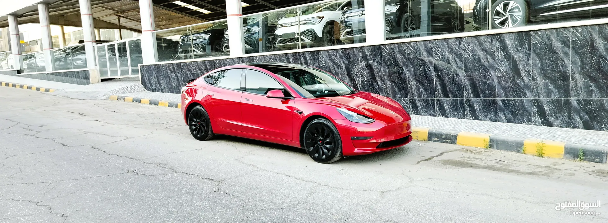 تيسلا 2023 model 3 فحص كامل 4 جــيــد ممشى قليل 18 الف بحالة الوكالة لون مميز بسعر لقطة ومحروووق