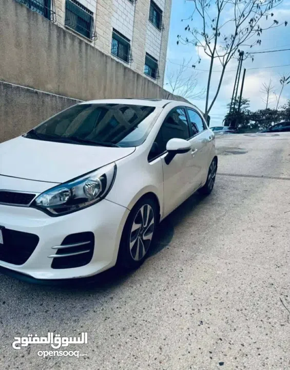 كيا برايد 2016 اتومات فل اضافات مع فتحه سقف عداد 50 فحص دهان الشركة للبيع علكاش والبدل وارد