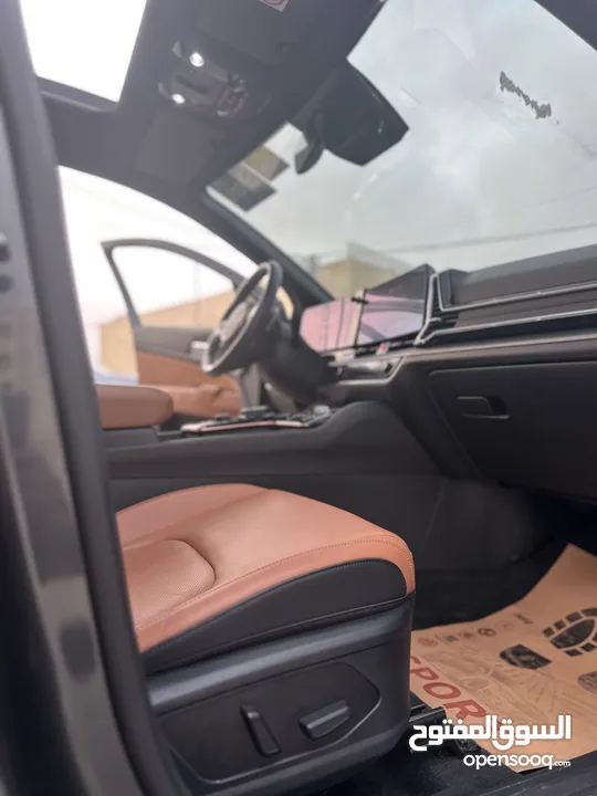 كيا سبورتاج هايبرد 2023 - فل كامل مع بانوراما - غرفة مميزه - عداد قليل اصلي - إمكانية التقسيط.