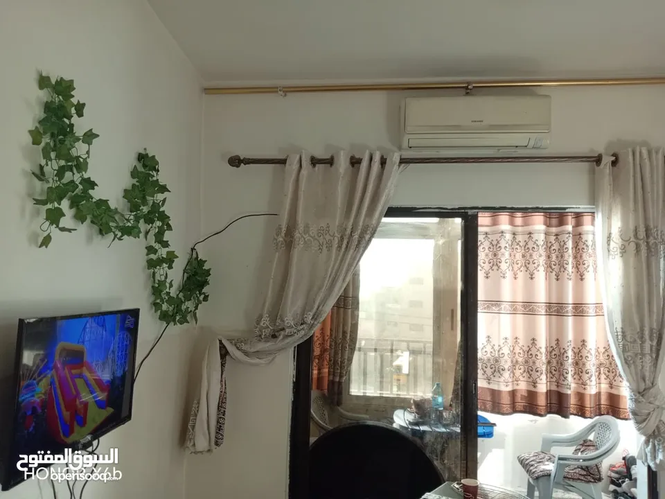شقه موقع مميز وتجاري  للبيع في الهاشمي الشمالي