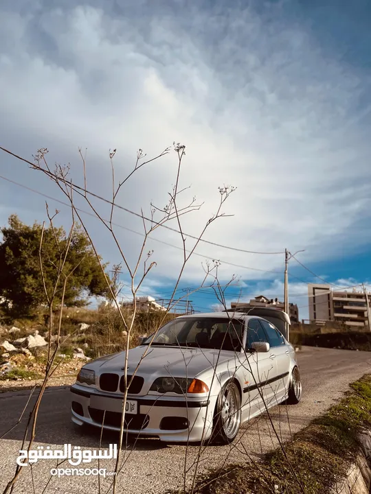 BMW  E46  325i  موديل  2001