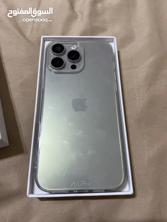 İphone 16 pro max   صيني  جديد  ( تم فتح العلبه لتصوير )فقط مساحه 1تيرا  مع كفر شفاف