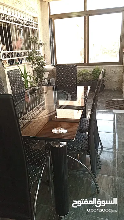 طاوله سفره 6كراسي سوكاريت  مركب عليها عجال