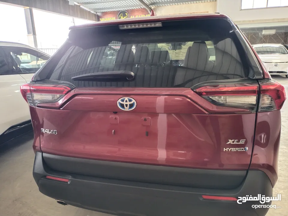 TOYOTA Rav4 2022 XLE Premium -hybrid  تويوتا راف فور(( 2022 )) ليثيوووم هايبرد دفع رباعي صنف XLE PRE