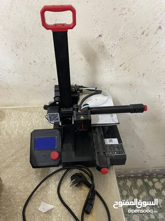 طابعة 3D  لعمل مجسمات بلاستيك