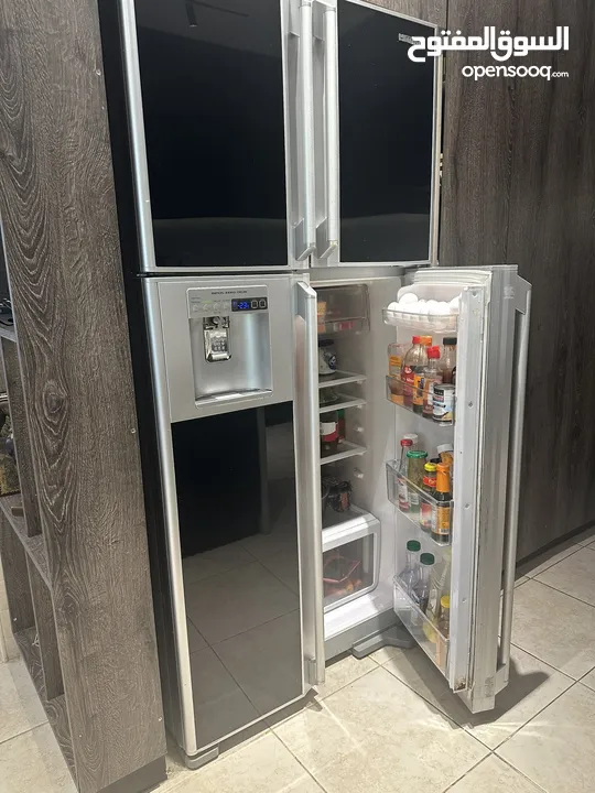 ثلاجة هيتاشي ياباني (minus-zero cooling system) أربع أبواب للبيع بحالة ممتازة