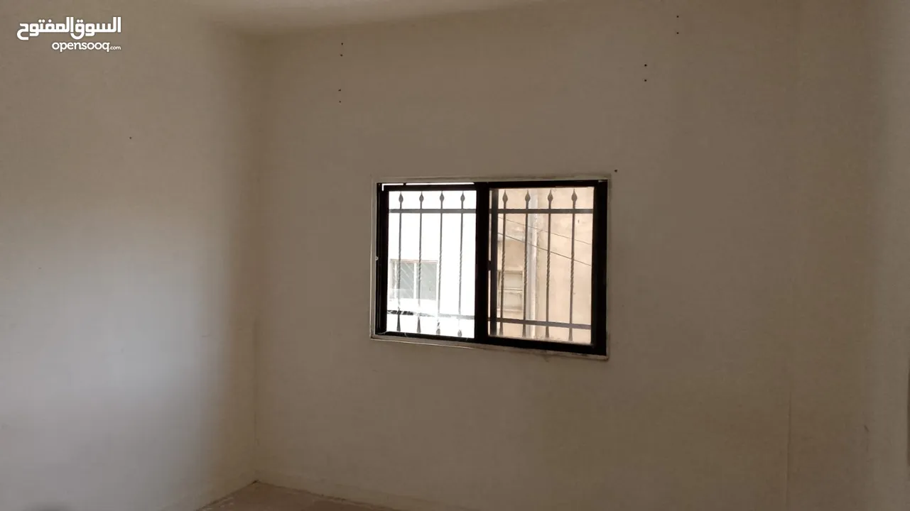 شقة أرضية في المنارة -شارع الحر بن عبد الرحمن - بقرب بقالة الصوالحي ومكتبة لؤلؤة الرحمن - من المالك