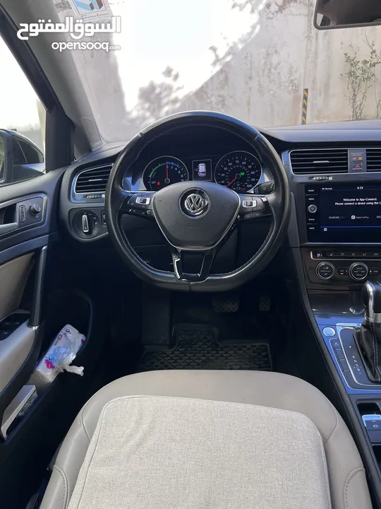 2017 VW E-Golf SE