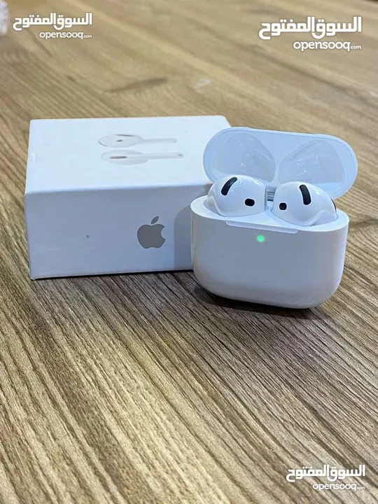 أختار الأصلي وريح راسك النسخة الأحدث والأقوى  بطارية تصل إلى 5ساعات من الأستخدام Apple AirPods 4 AN