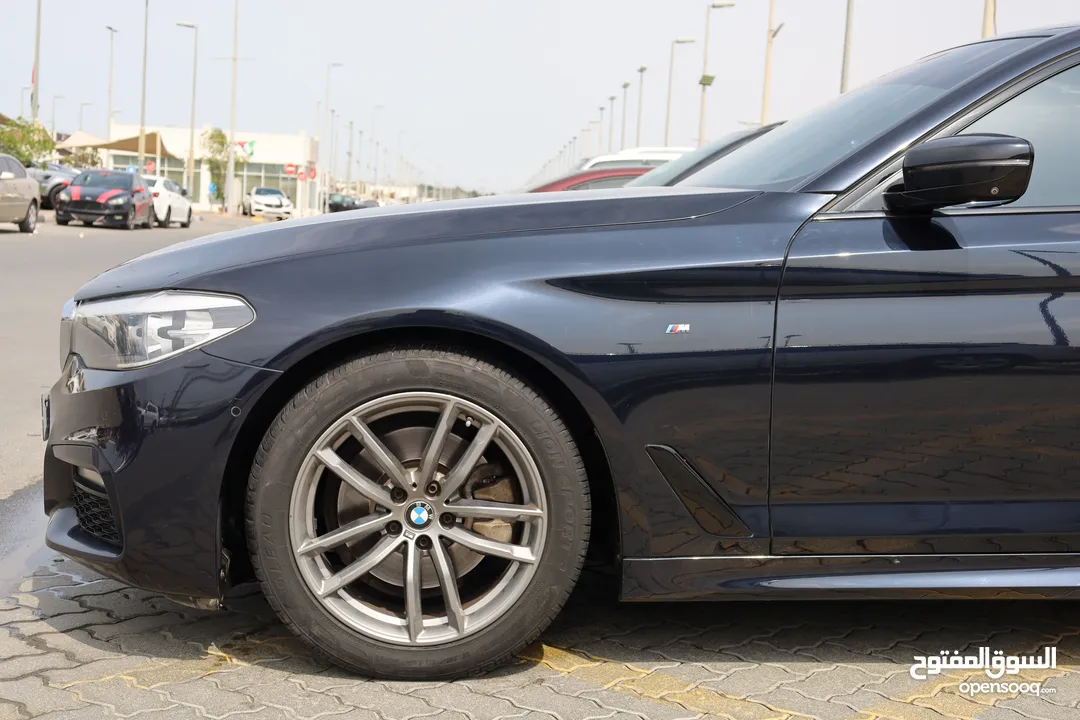 BMW 520i 2019 GCC full option original paint بي ام دابليو 520 اي خليجي فل صبغ وكاله