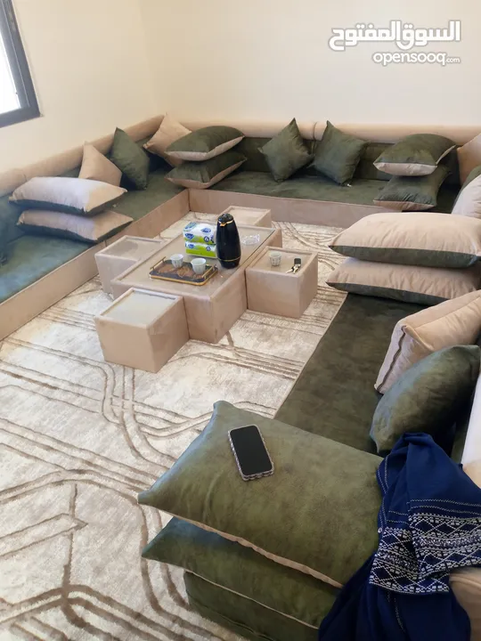 مجالس عربي غير مستعمل للبيع خمس فرشات